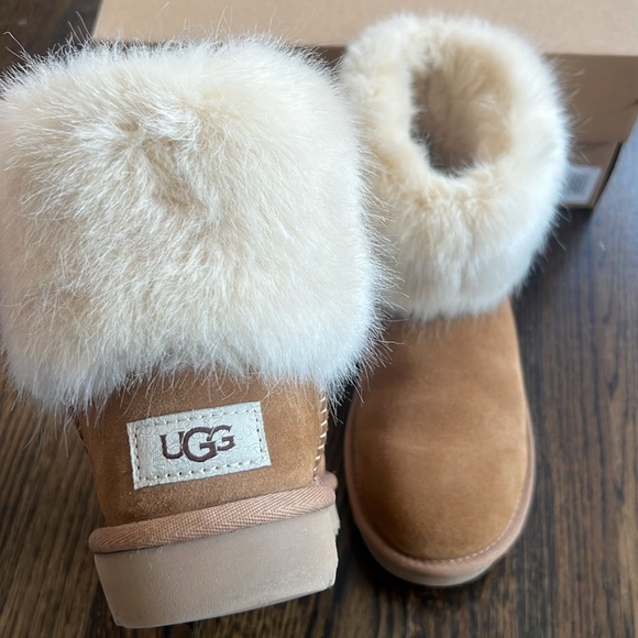 Ugg Boots - Picture 2 of 4
